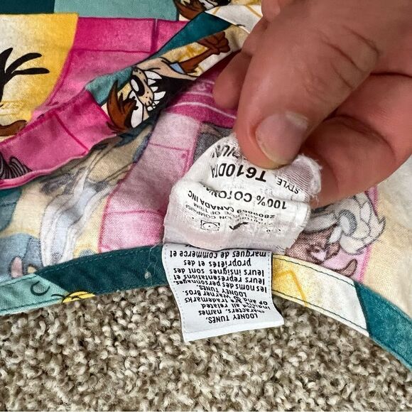 Vintage Looney Toons Scrub Top - Picture 5 of 5